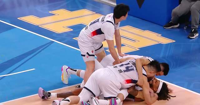 开云体育入口-大冷门！强援绝杀夺冠大热北京队，他带山东有一套，直接扶正得了