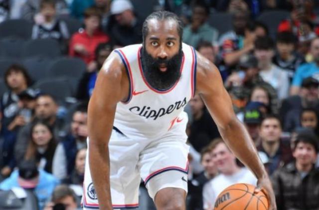 开云官网-顶级表现扛住快艇压力 今夏续约，哈登不会再让步