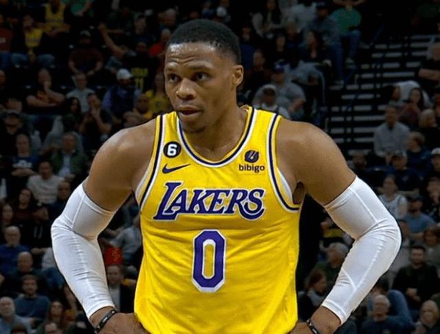 1667914711277095664.jpg 湖人.jpg