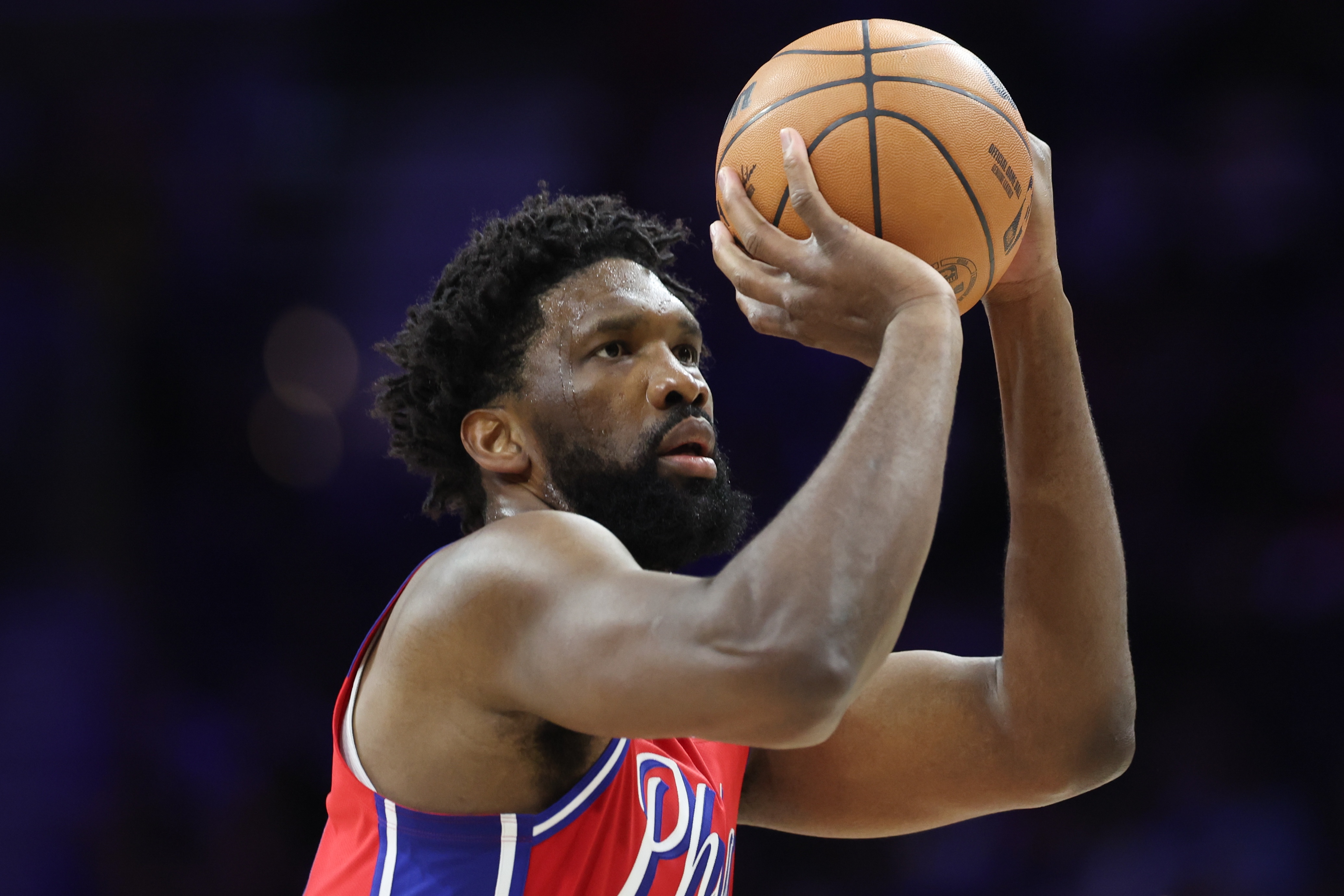 开云官网-高效表现！恩比德17中10&amp;罚球10中9 得到30分9篮板4助攻