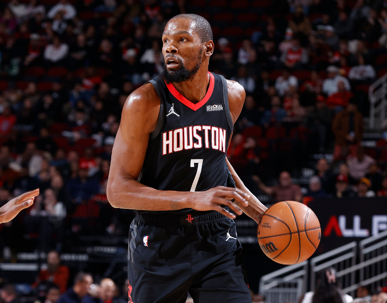 杜兰特双里程碑：总三分升历史第十 神迹比肩詹库乔丹历史第5人