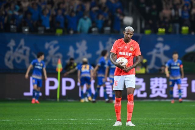 开云-塔利斯卡的广州生涯：高开低走 卡帅因他遭争议