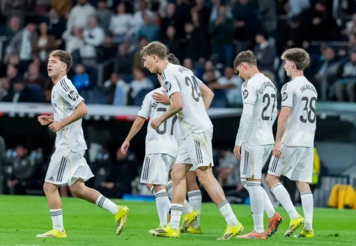 开云体育入口-皇马青春风暴席卷西甲，5青训小将登场平均年龄23.4岁|西班牙|曼努埃尔-帕拉西奥斯|皇家马德里|阿韦洛亚|马卡报_新浪体育_新浪新闻