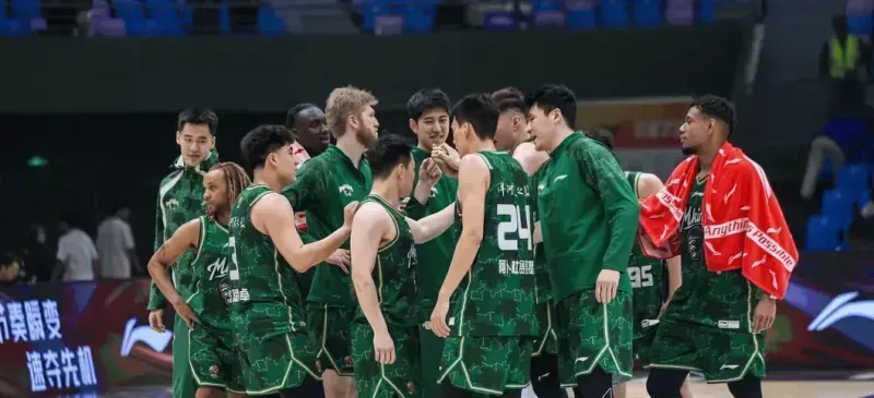 开云-今晚南京vs北控大名单：邹雨宸、郭昊文出战，J.Cole缺席